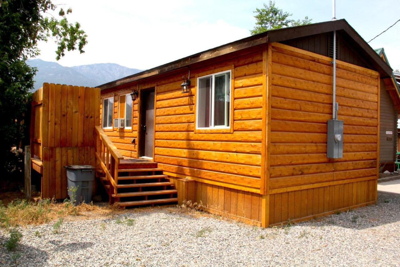 Yellowstone Treasure Guesthouses On The River Гардинър Екстериор снимка