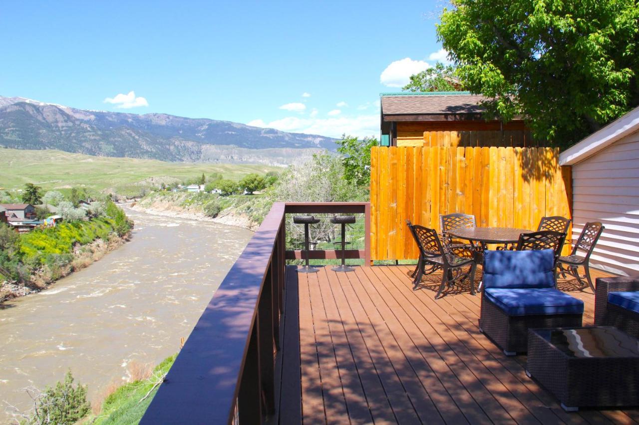 Yellowstone Treasure Guesthouses On The River Гардинър Екстериор снимка