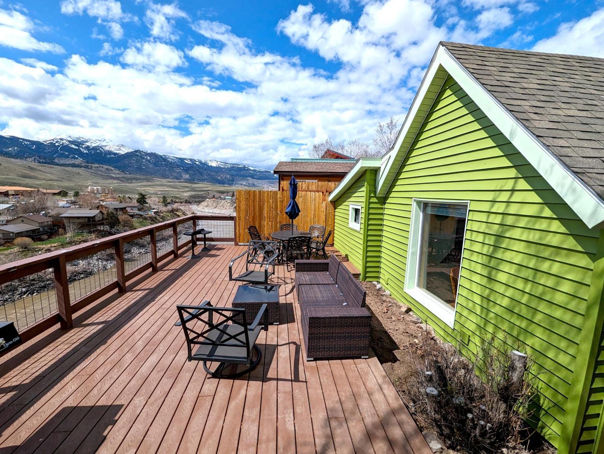 Yellowstone Treasure Guesthouses On The River Гардинър Екстериор снимка