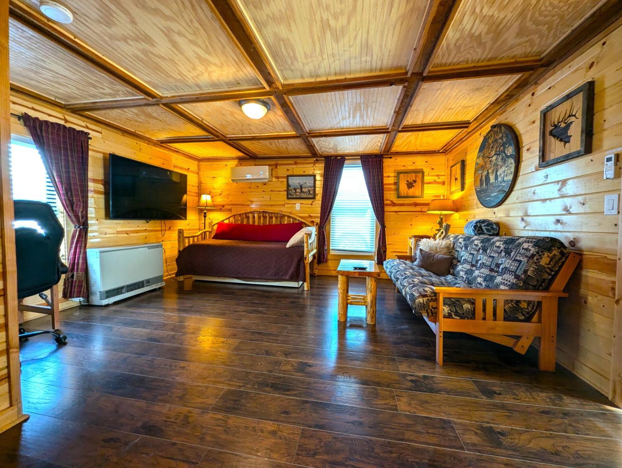 Yellowstone Treasure Guesthouses On The River Гардинър Екстериор снимка