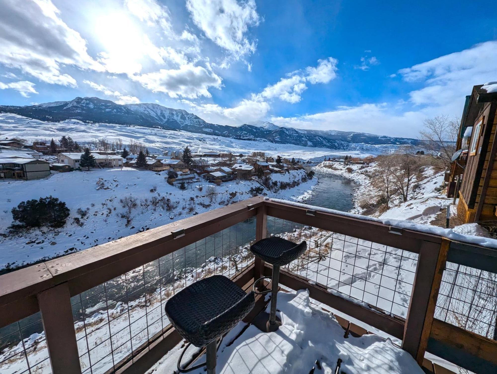 Yellowstone Treasure Guesthouses On The River Гардинър Екстериор снимка