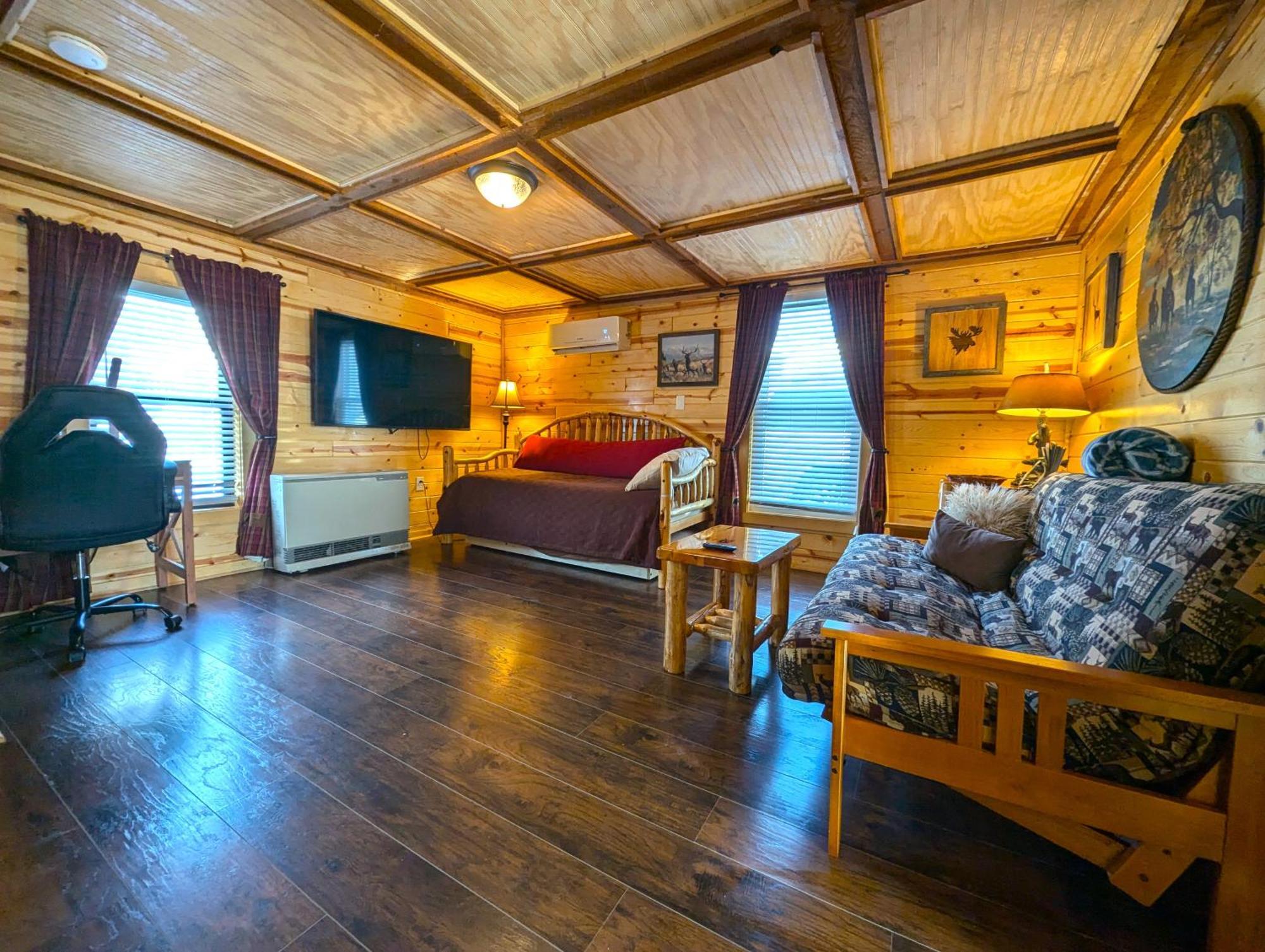 Yellowstone Treasure Guesthouses On The River Гардинър Екстериор снимка