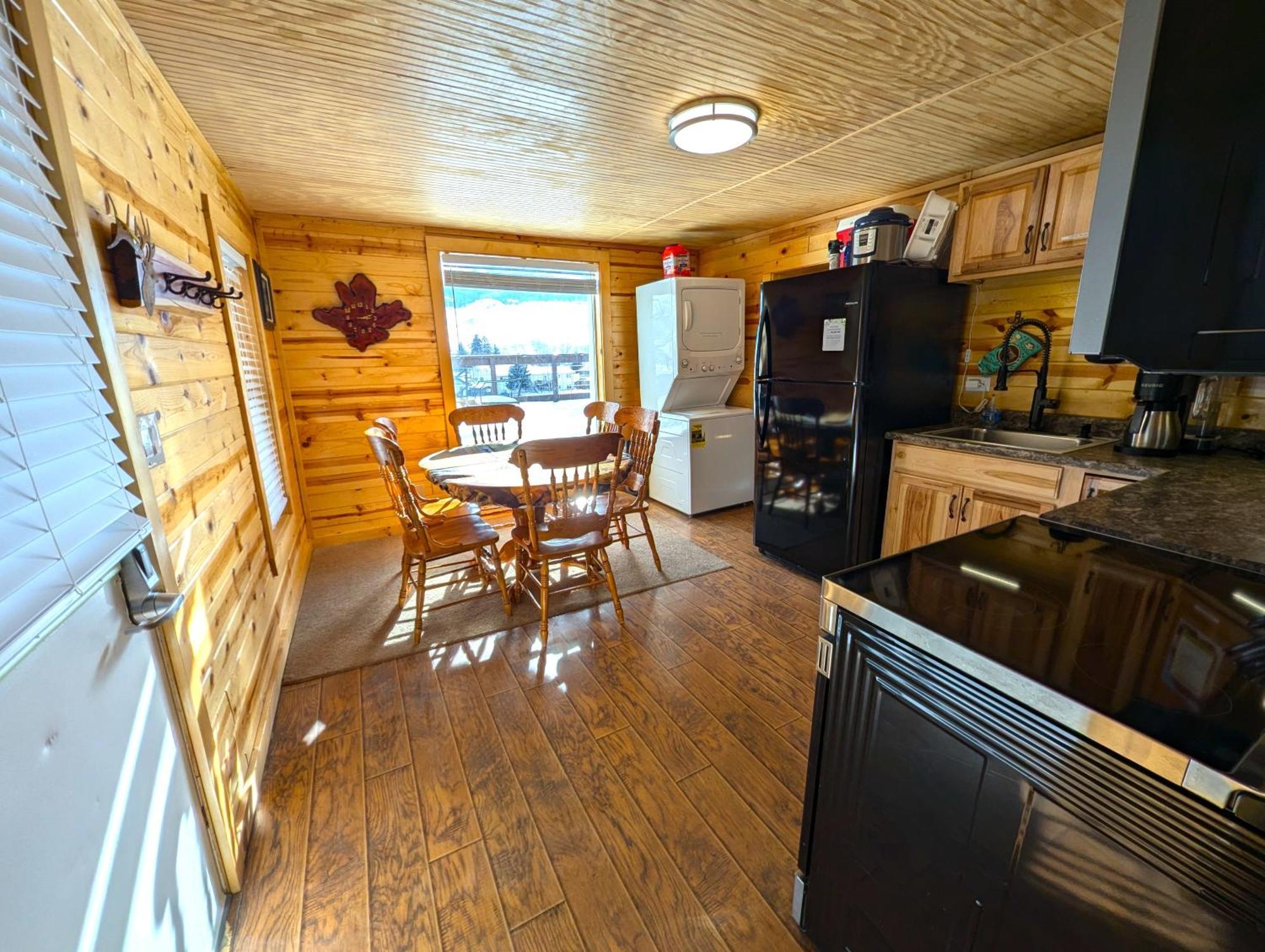 Yellowstone Treasure Guesthouses On The River Гардинър Екстериор снимка
