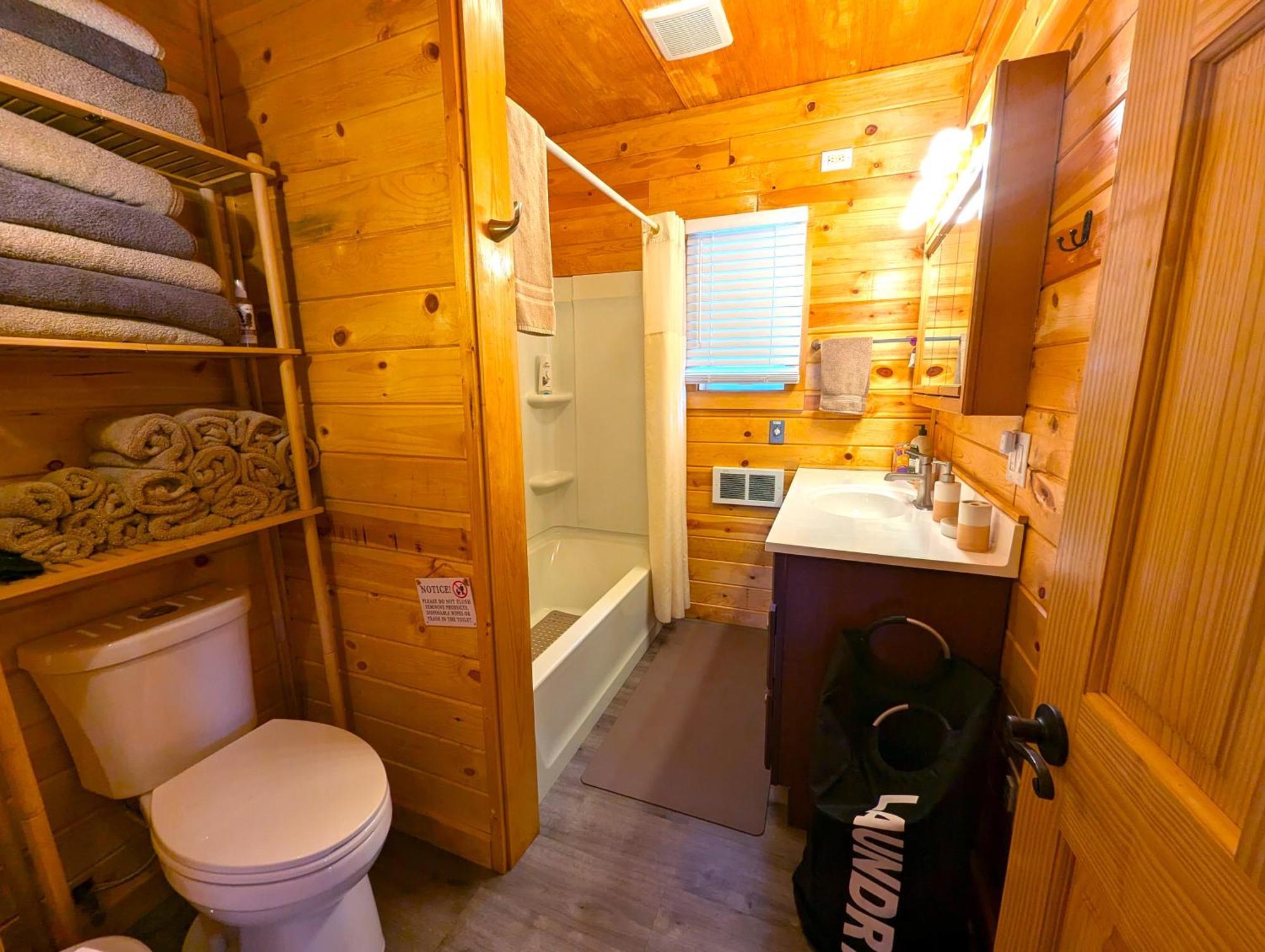 Yellowstone Treasure Guesthouses On The River Гардинър Екстериор снимка