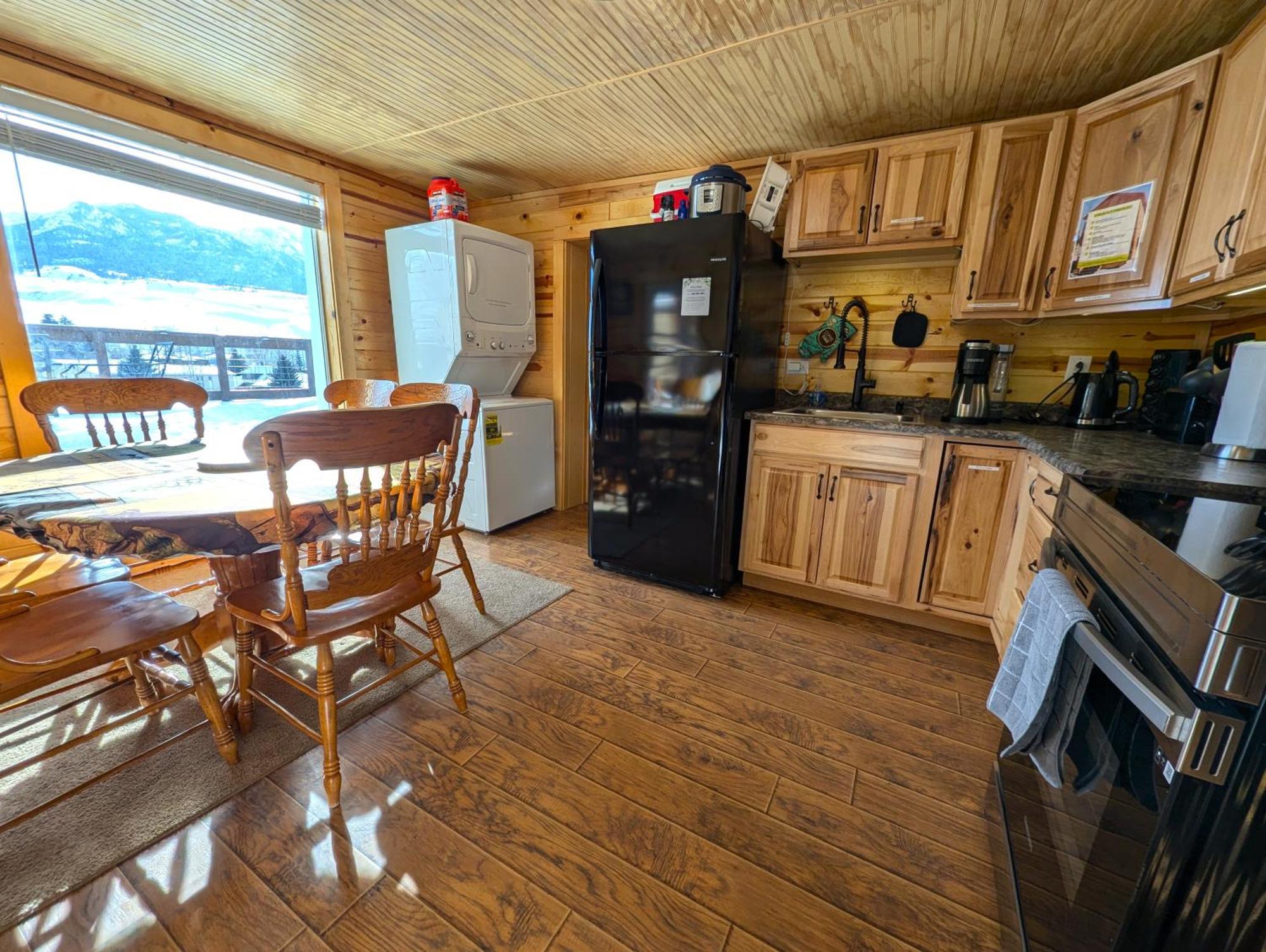 Yellowstone Treasure Guesthouses On The River Гардинър Екстериор снимка